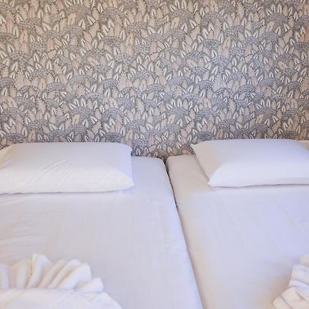 Uphill Unique Boutique Suites Skiathos Town Ngoại thất bức ảnh
