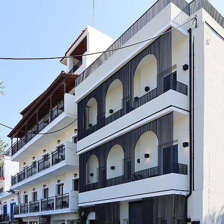 Uphill Unique Boutique Suites Skiathos Town Ngoại thất bức ảnh