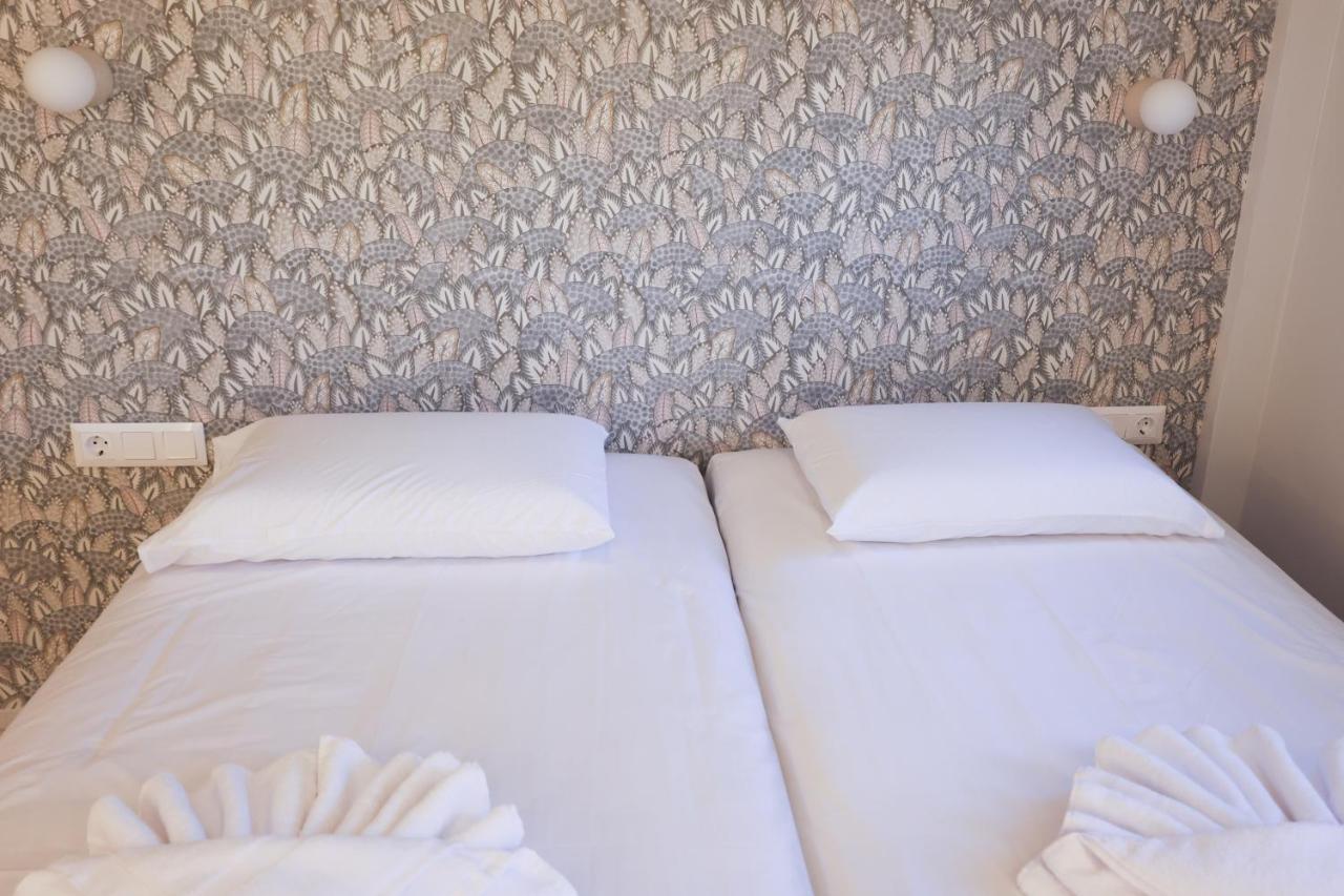 Uphill Unique Boutique Suites Skiathos Town Ngoại thất bức ảnh