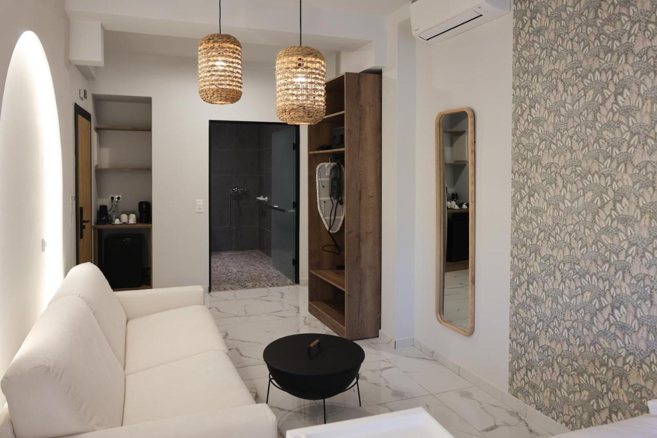 Uphill Unique Boutique Suites Skiathos Town Ngoại thất bức ảnh