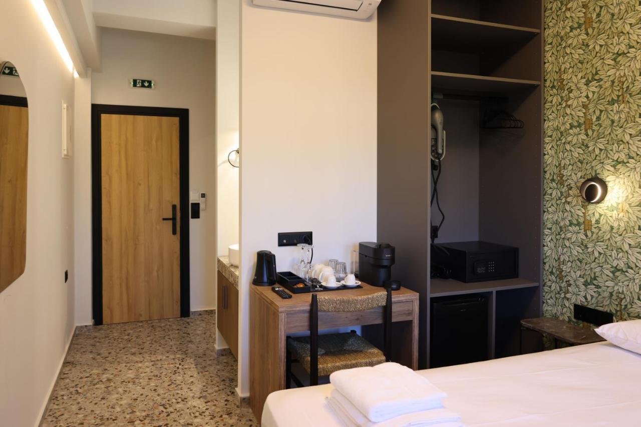 Uphill Unique Boutique Suites Skiathos Town Ngoại thất bức ảnh