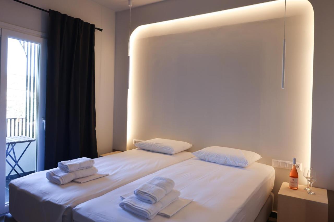 Uphill Unique Boutique Suites Skiathos Town Ngoại thất bức ảnh