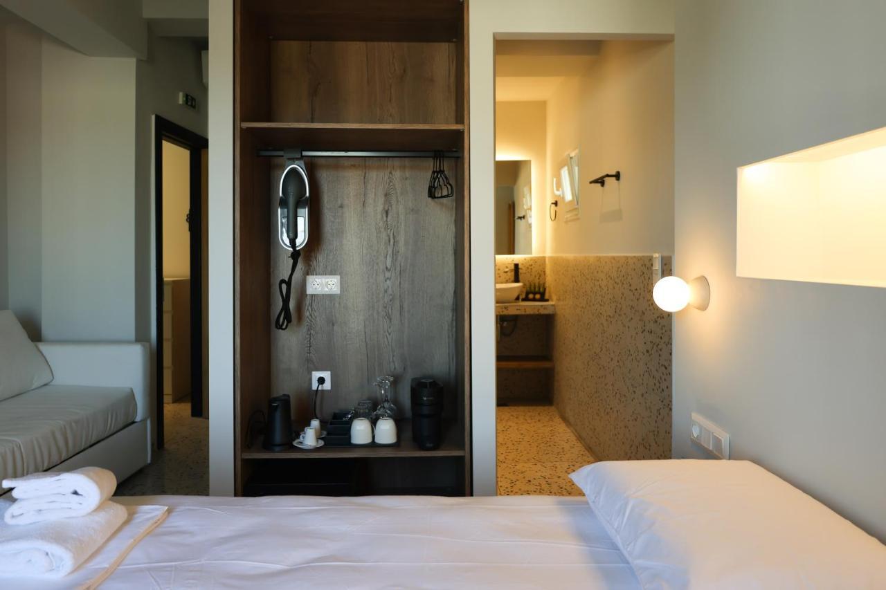 Uphill Unique Boutique Suites Skiathos Town Ngoại thất bức ảnh