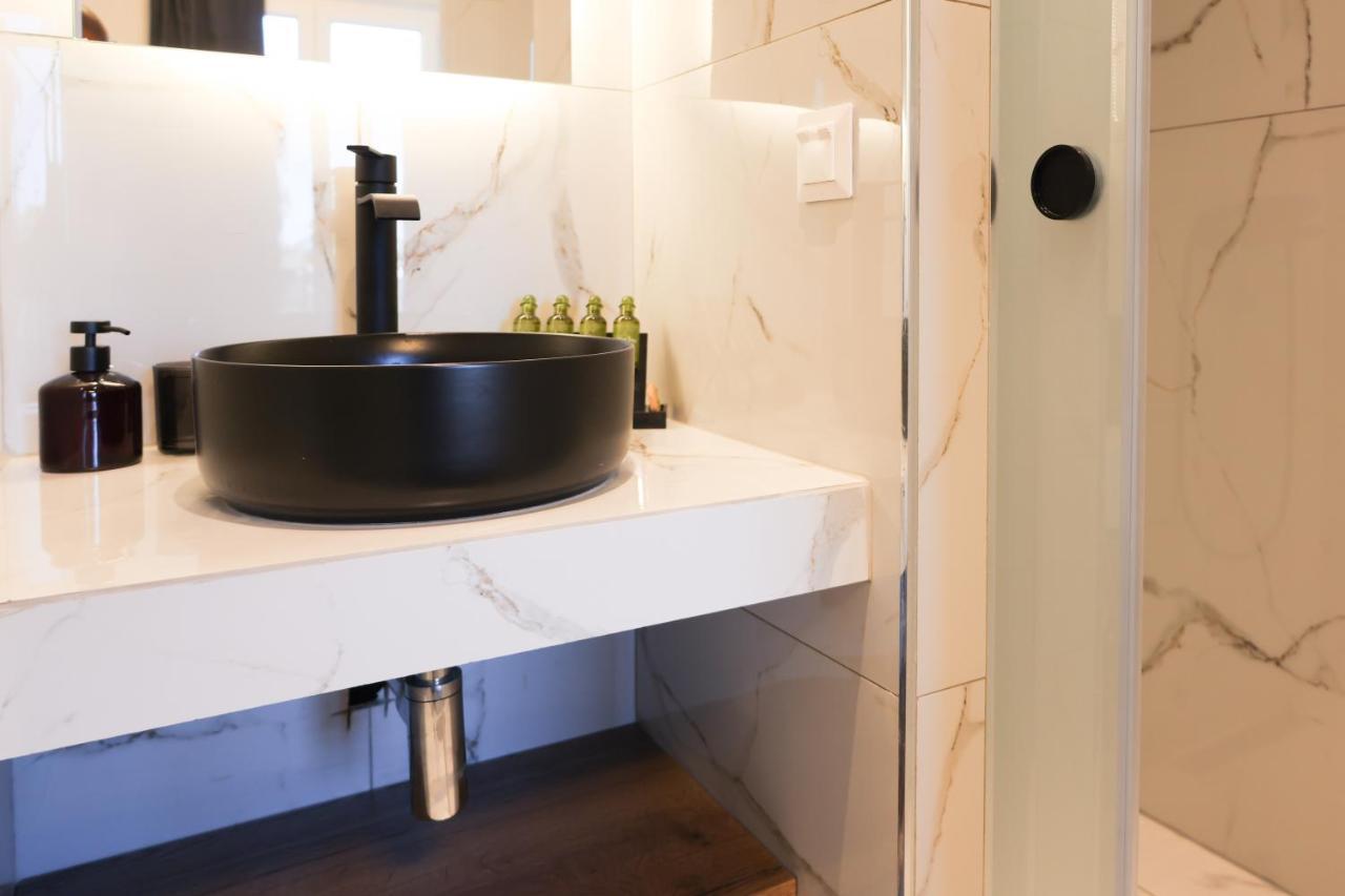 Uphill Unique Boutique Suites Skiathos Town Ngoại thất bức ảnh