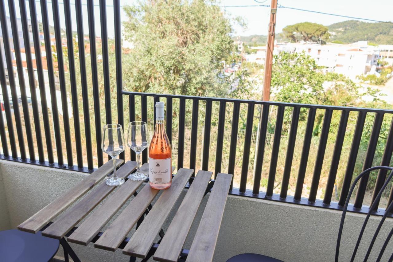 Uphill Unique Boutique Suites Skiathos Town Ngoại thất bức ảnh