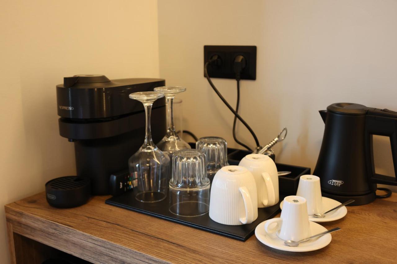 Uphill Unique Boutique Suites Skiathos Town Ngoại thất bức ảnh