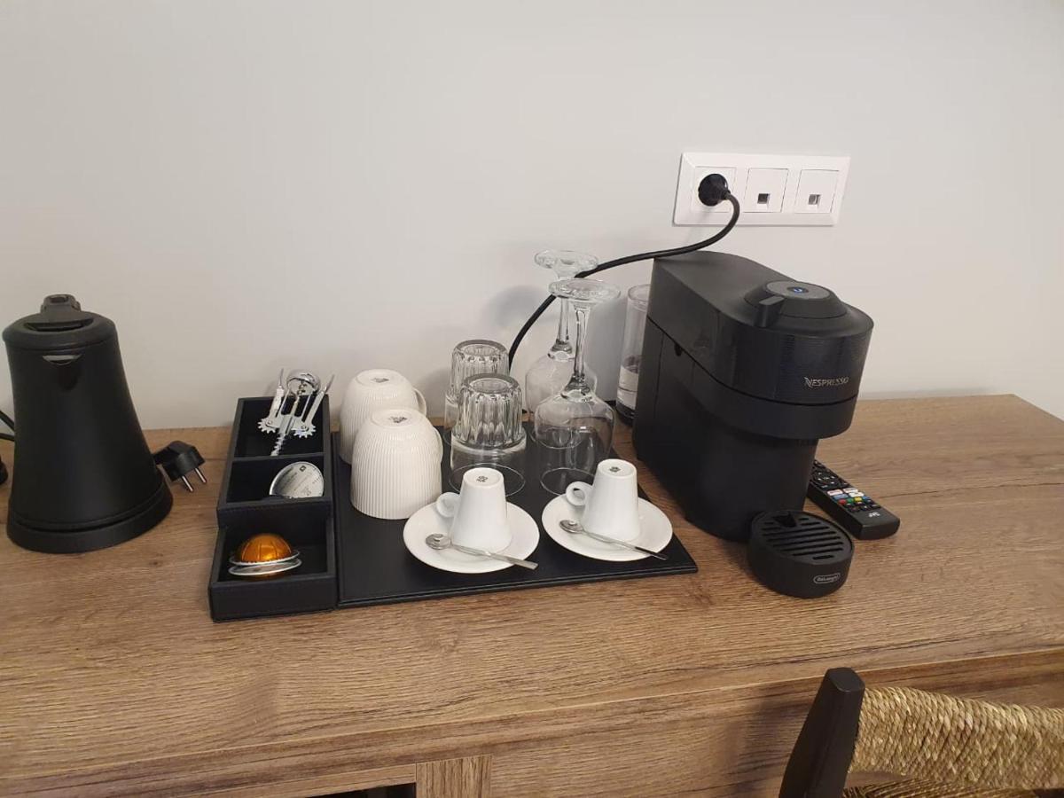 Uphill Unique Boutique Suites Skiathos Town Ngoại thất bức ảnh