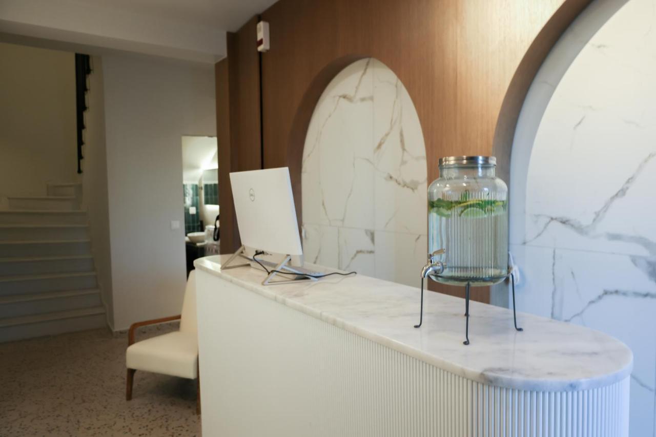 Uphill Unique Boutique Suites Skiathos Town Ngoại thất bức ảnh