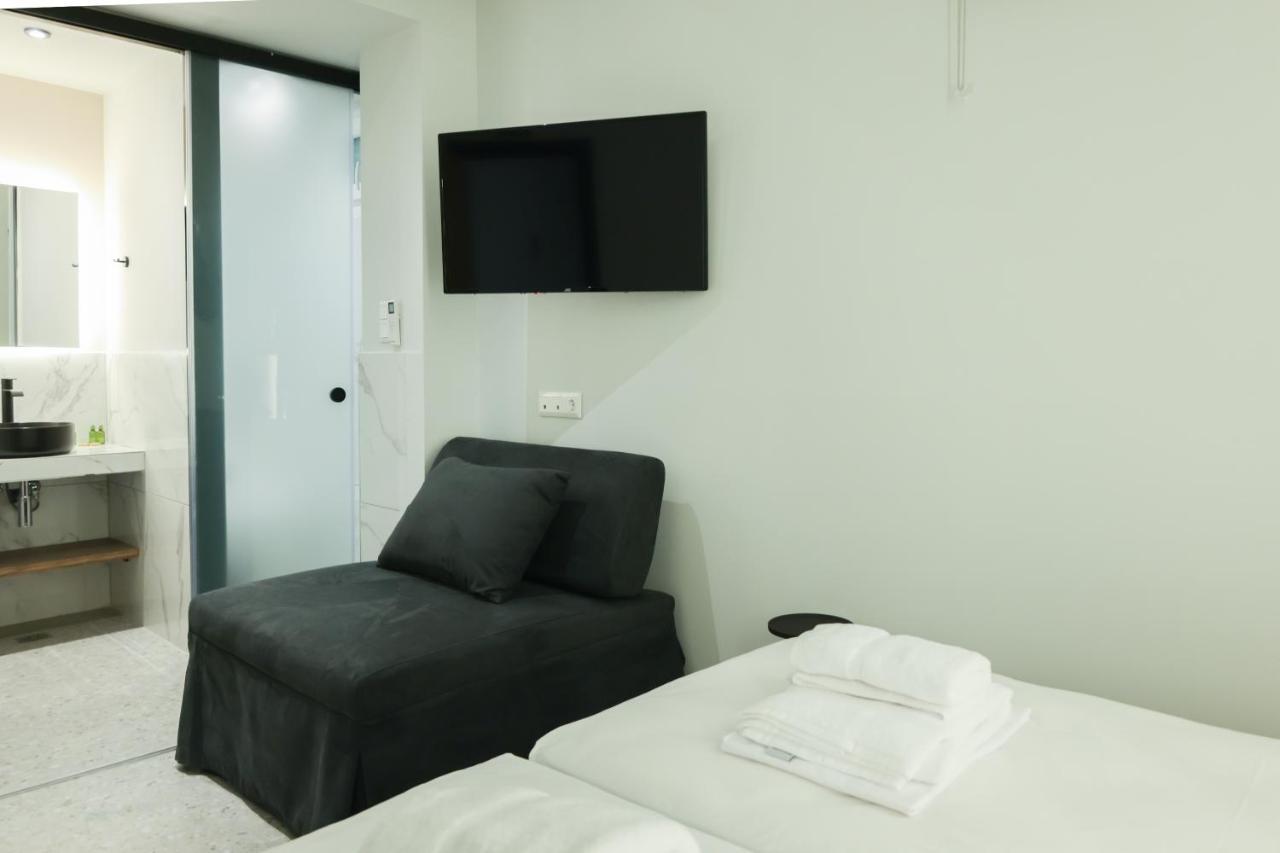 Uphill Unique Boutique Suites Skiathos Town Ngoại thất bức ảnh
