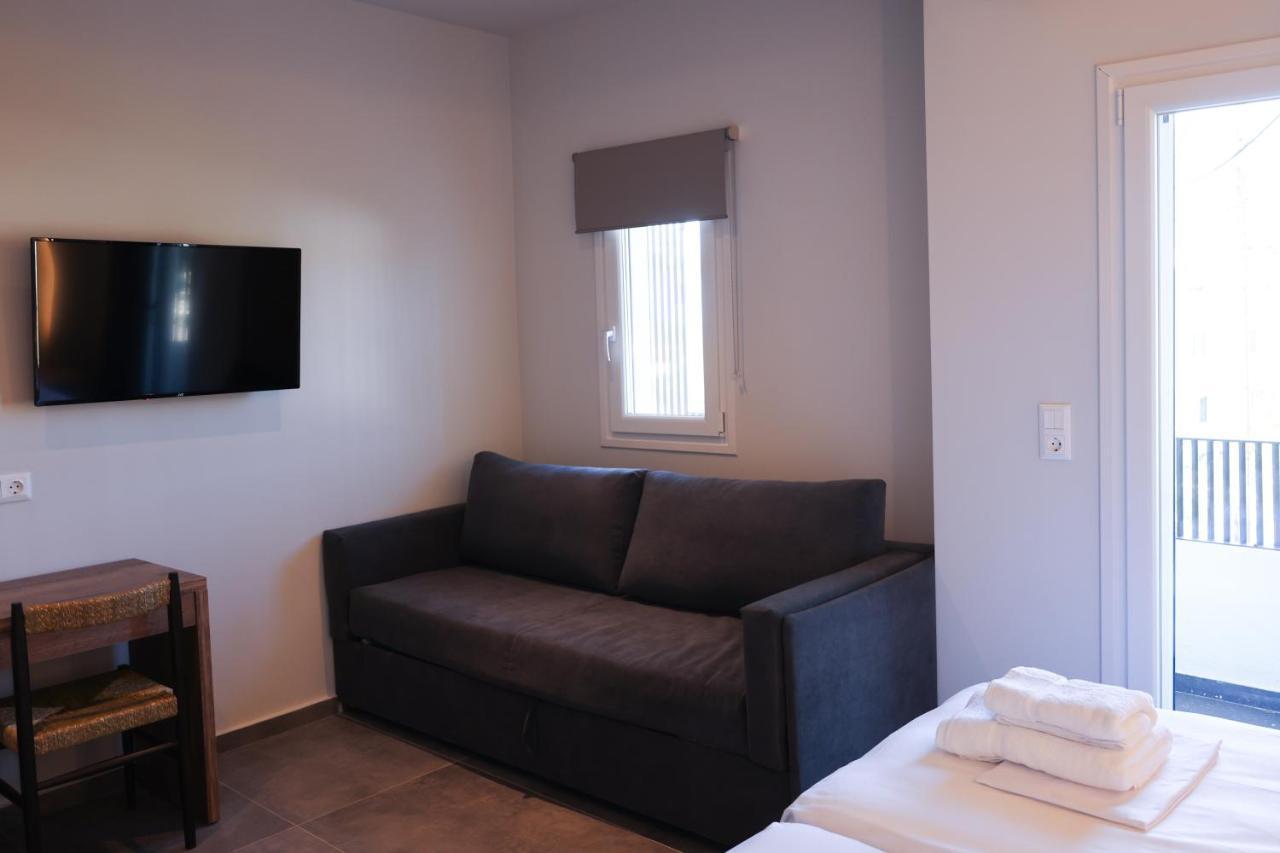 Uphill Unique Boutique Suites Skiathos Town Ngoại thất bức ảnh