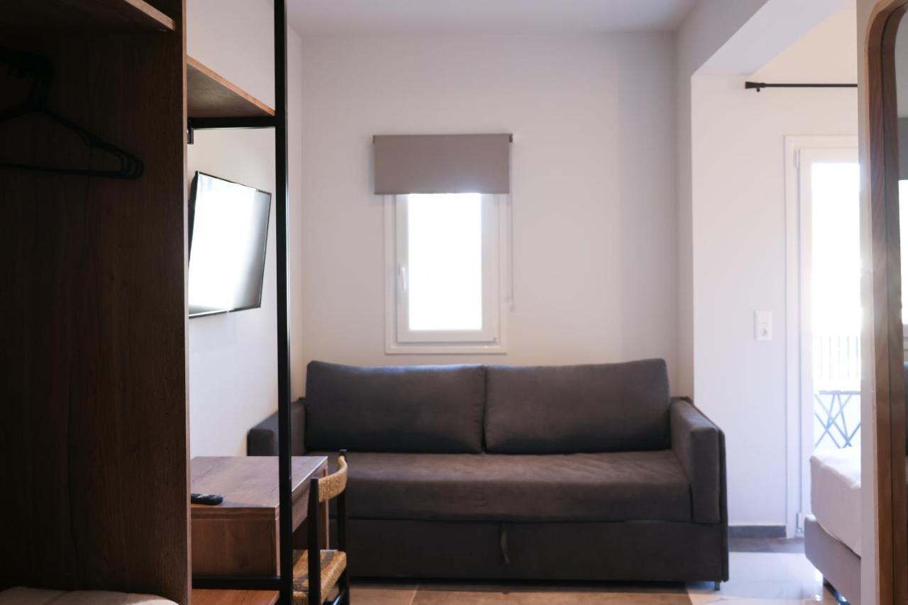 Uphill Unique Boutique Suites Skiathos Town Ngoại thất bức ảnh