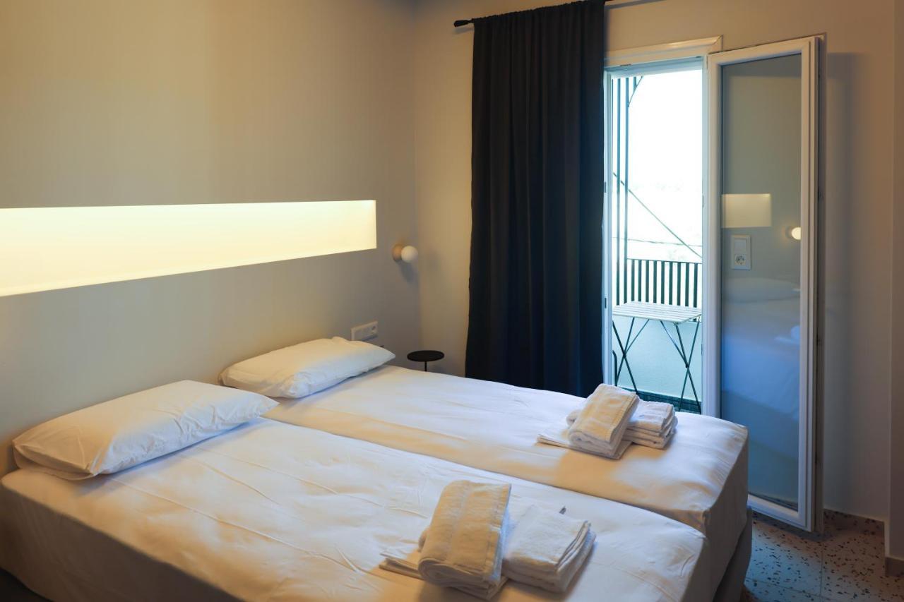 Uphill Unique Boutique Suites Skiathos Town Ngoại thất bức ảnh