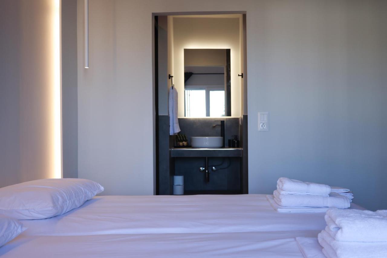 Uphill Unique Boutique Suites Skiathos Town Ngoại thất bức ảnh