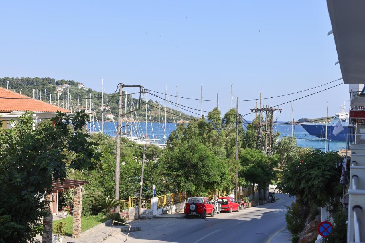 Uphill Unique Boutique Suites Skiathos Town Ngoại thất bức ảnh